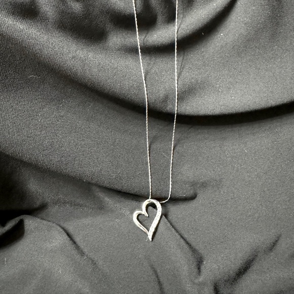 Sterling silver heart pendant with cubic zirconia. - Picture 1 of 3